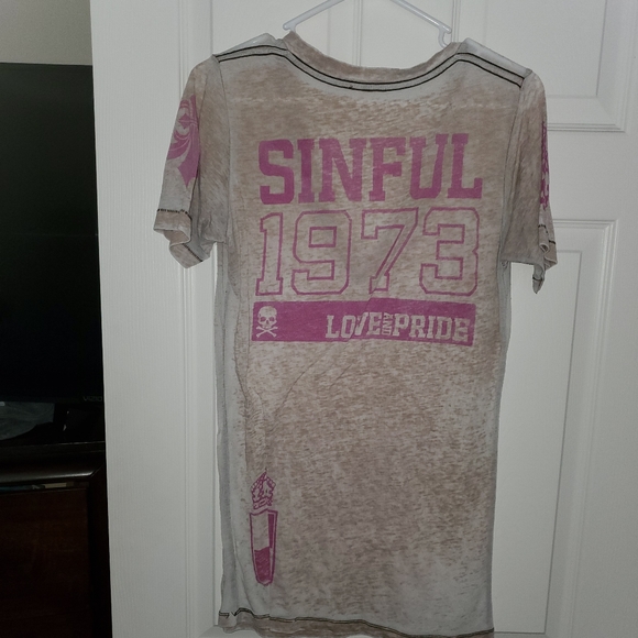 Sinful V Neck top - Picture 2 of 2